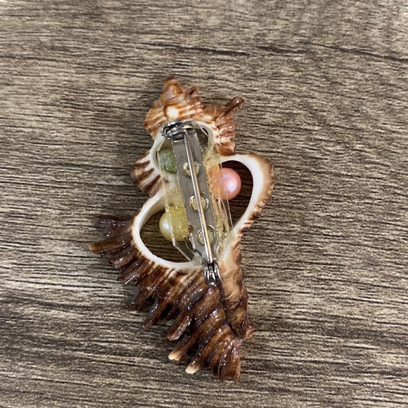 Seashell pin - Picture 3 of 3